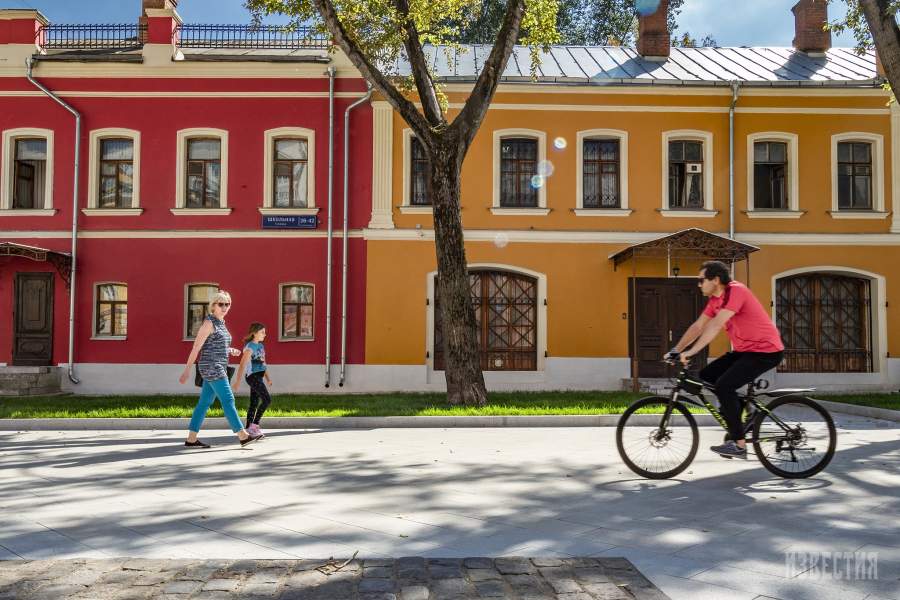 Школьная улица в Москве