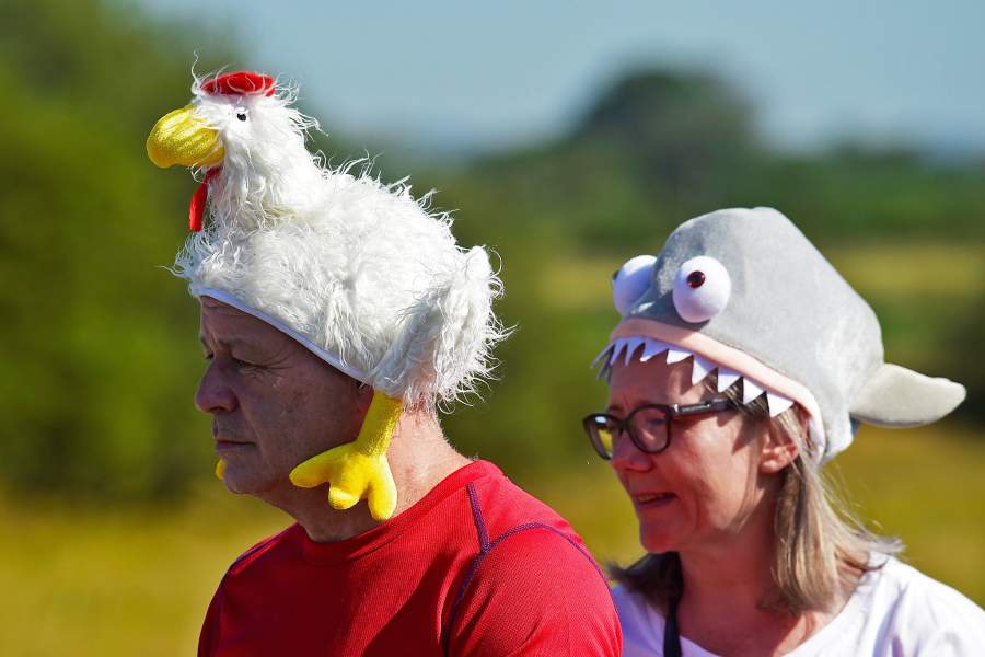 Соревнования по плаванию в болоте