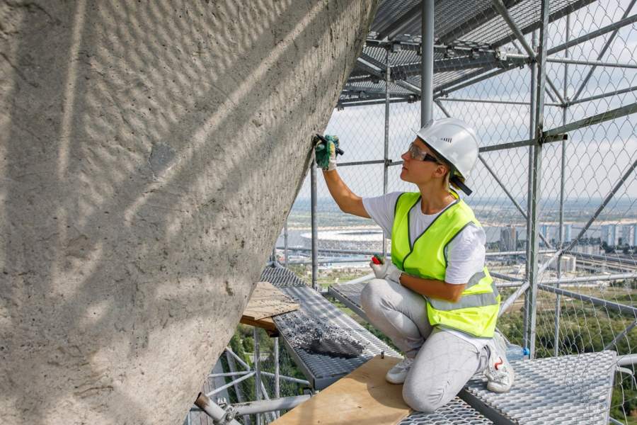 Ремонт статуи «Родина-мать» на Мамаевом кургане Волгограда