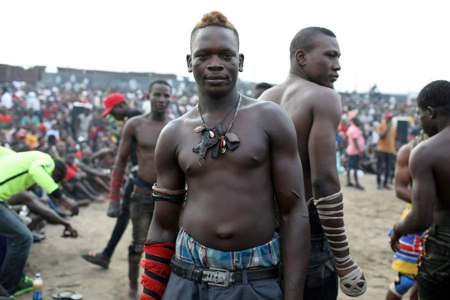 Традиционное боевое искусство дамбе в Нигерии