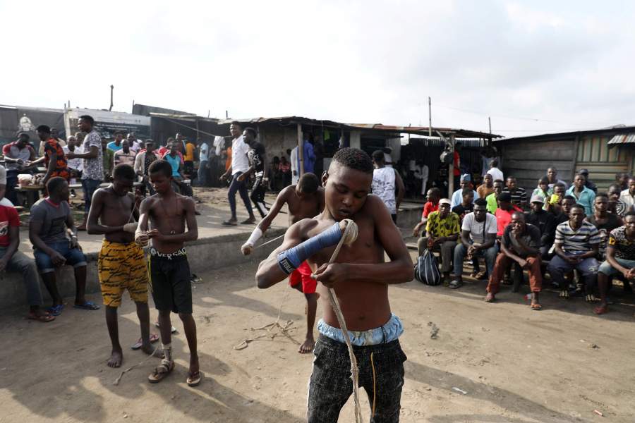 Традиционное боевое искусство дамбе в Нигерии