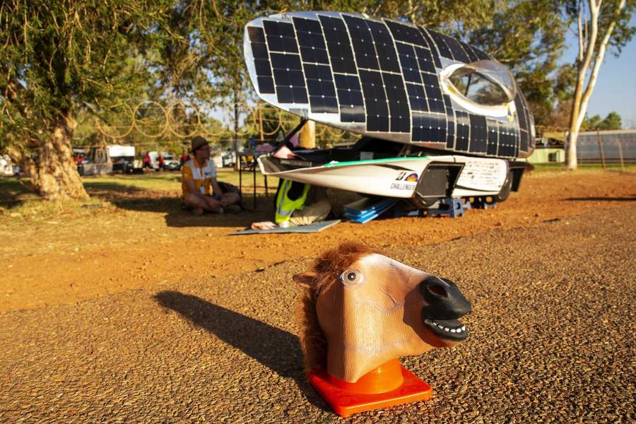 Гонки автомобилей на солнечных батареях в Австралии