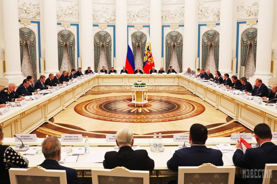 Президент РФ Владимир Путин провел в Кремле 41-е заседание российского организационного комитета «Победа» 