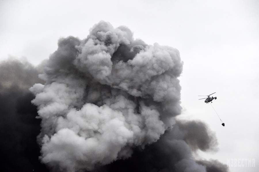 Крупный пожар на складе на Варшавском шоссе в Москве