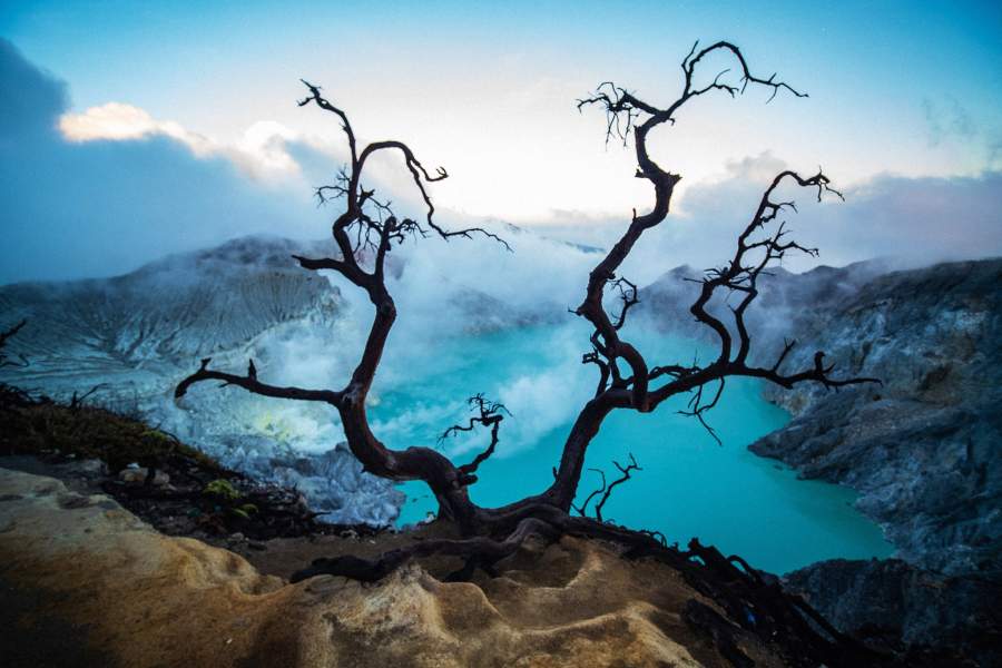 Вулкан Кава Иджен в Индонезии