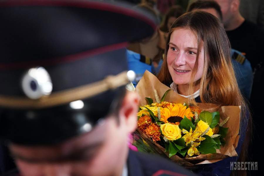 Освобожденная из американской тюрьмы россиянка Мария Бутина в аэропорту Шереметьево