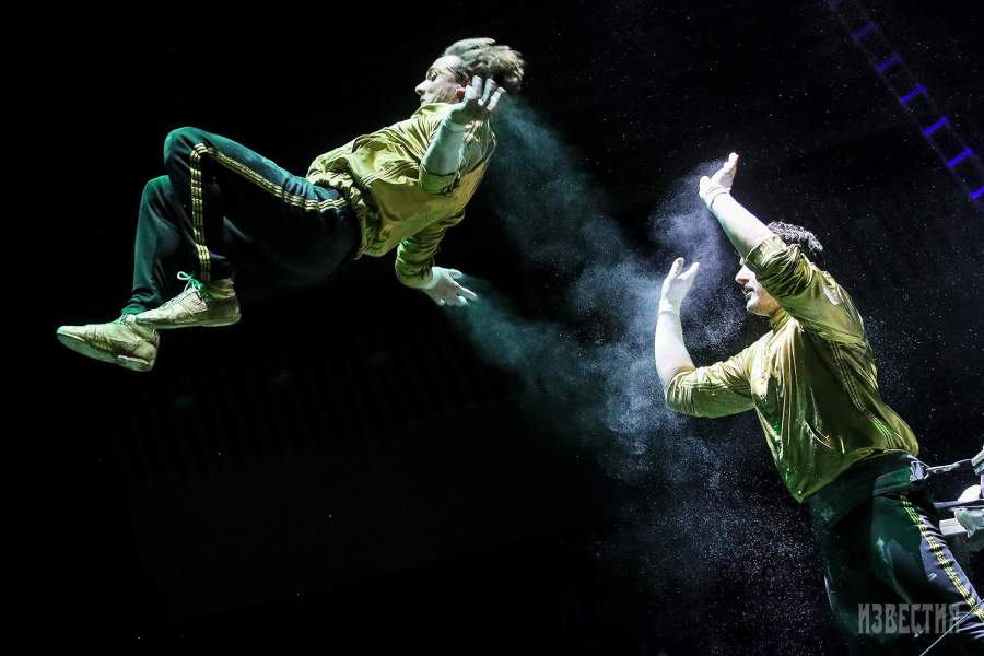 Участники Всемирного фестиваля циркового искусства «Идол», который состоялся в Большом московском цирке