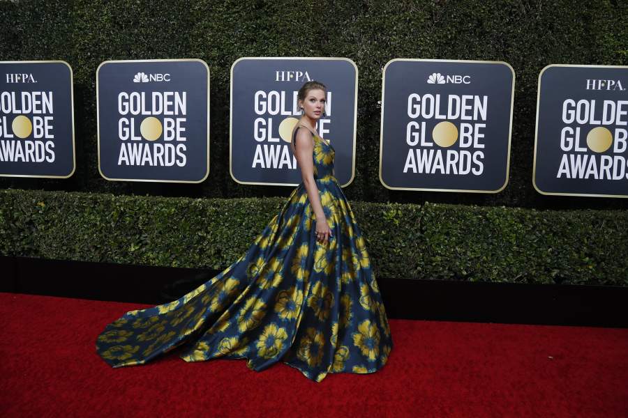 Настоящим украшением красной ковровой дорожки в этом году стала Тэйлор Свифт и платье от Etro