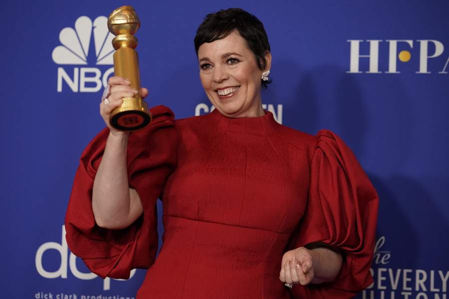 Оливия Колман признана лучшей актрисой в драматическом сериале за роль Елизаветы II в фильме «Корона». Играть монархов — явно удел Колман, ведь в прошлом году актриса стала обладательницей Оскара за роль королевы Анны