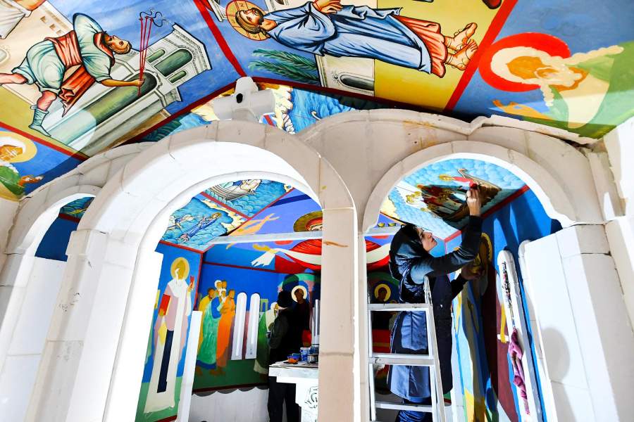 Монастырь на корабле в Нидерландах 