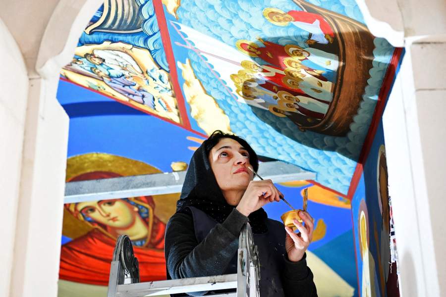 Монастырь на корабле в Нидерландах 