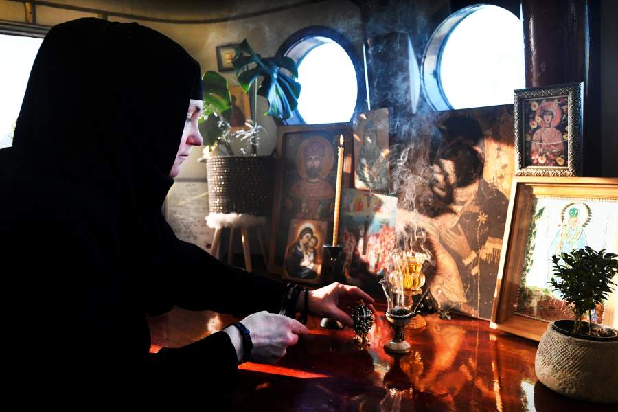 Монастырь на корабле в Нидерландах 