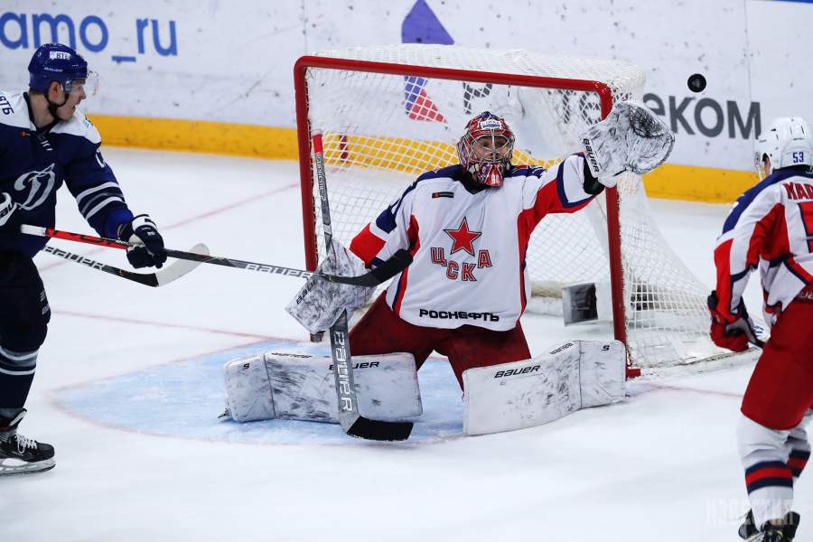 Игровой момент матча КХЛ «Динамо» — ЦСКА