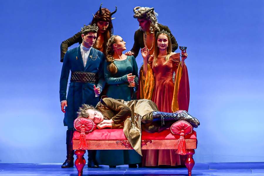 Спектакль «Хроники Нарнии. Конь и его мальчик»