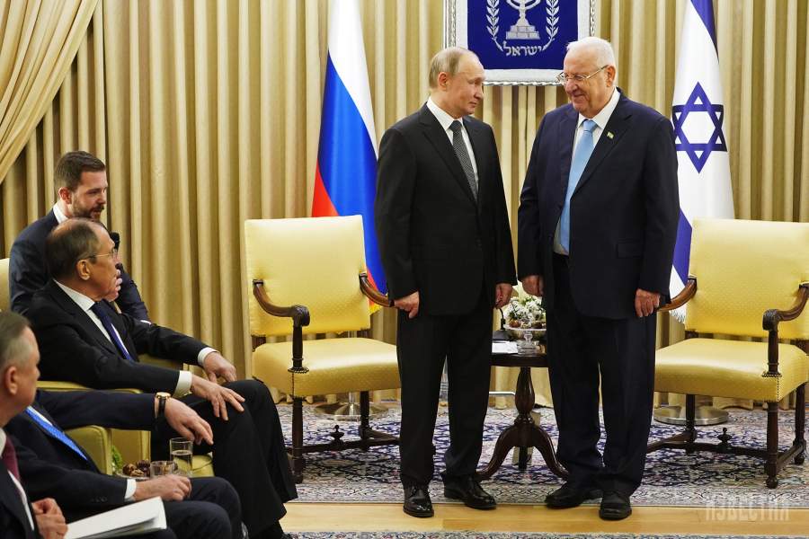 Президент РФ Владимир Путин и президент Израиля Реувен Ривлин (справа) во время встречи в резиденции президента в Иерусалиме