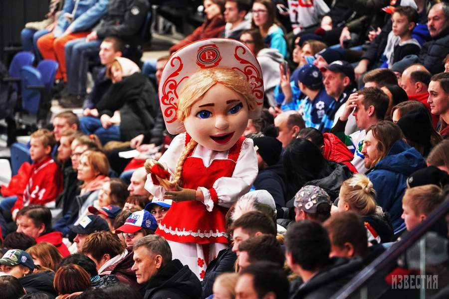 Зрители во время мастер-шоу звезд Континентальной хоккейной лиги в рамках Матча звезд КХЛ в Москве