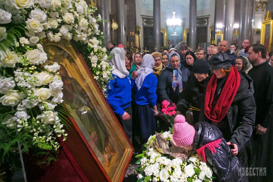 В Казанский собор привезли мощи Иоанна Крестителя