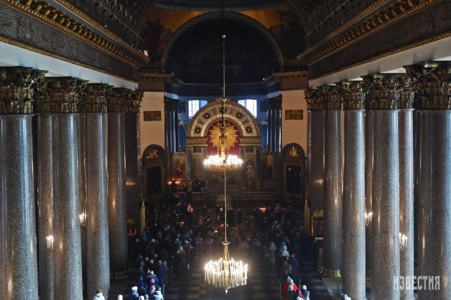 В Казанский собор привезли мощи Иоанна Крестителя