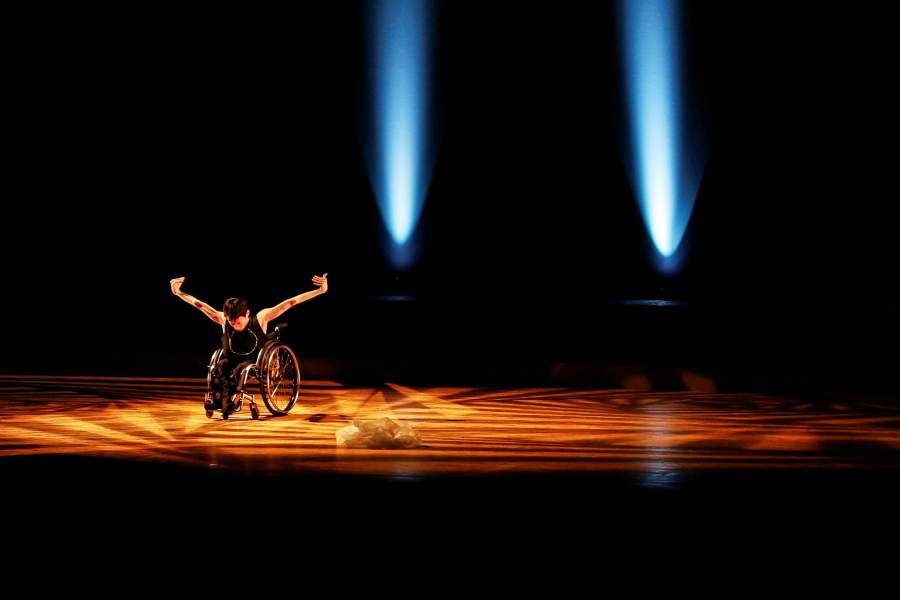 Японский танцор Кента Камбара