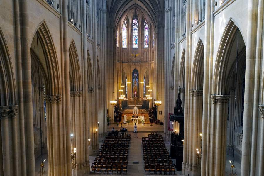 Службы в церкви во время коронавируса