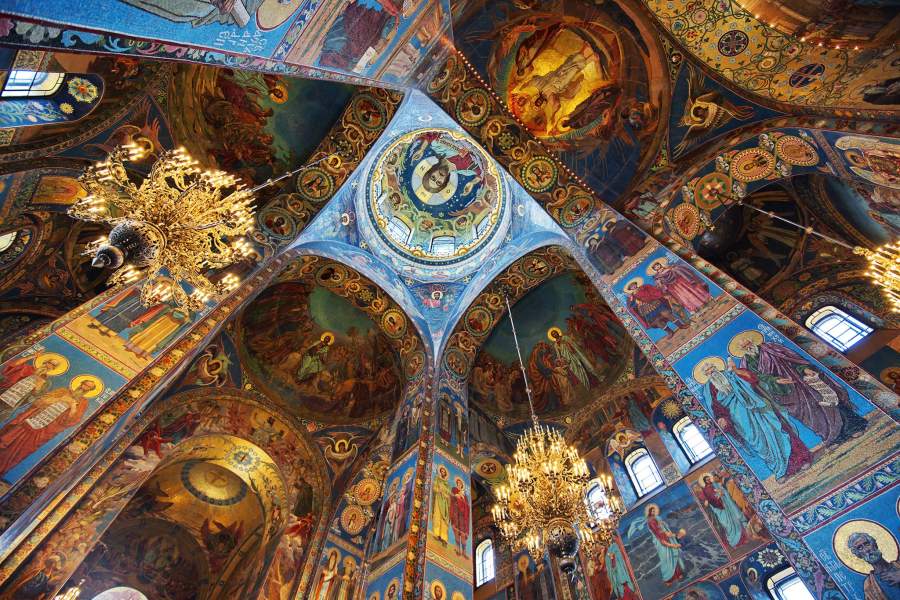 Интерьеры соборов