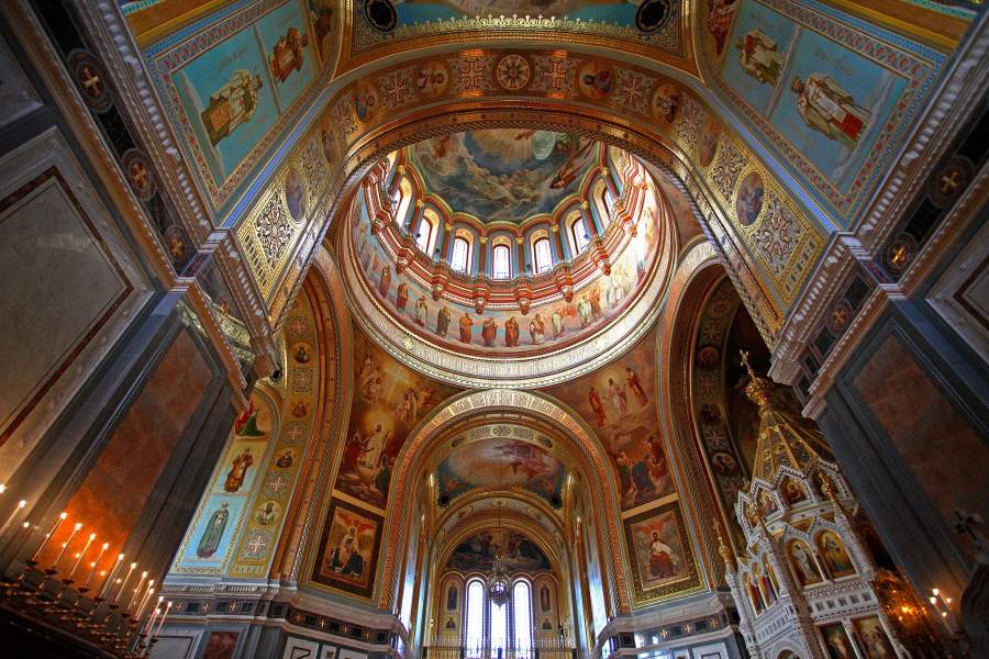 Интерьеры соборов