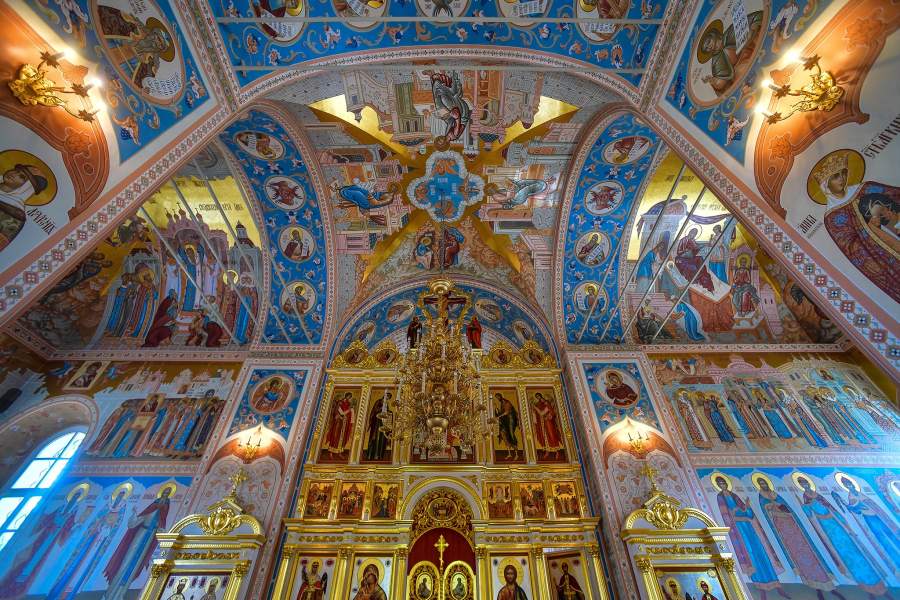 Интерьеры соборов