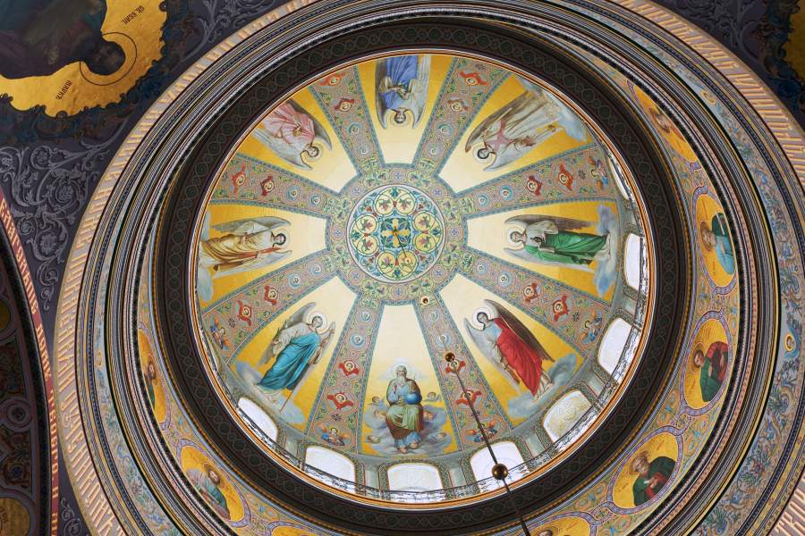 Интерьеры соборов