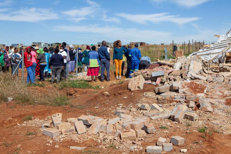 Снос домов и лачуг в Южной Африке