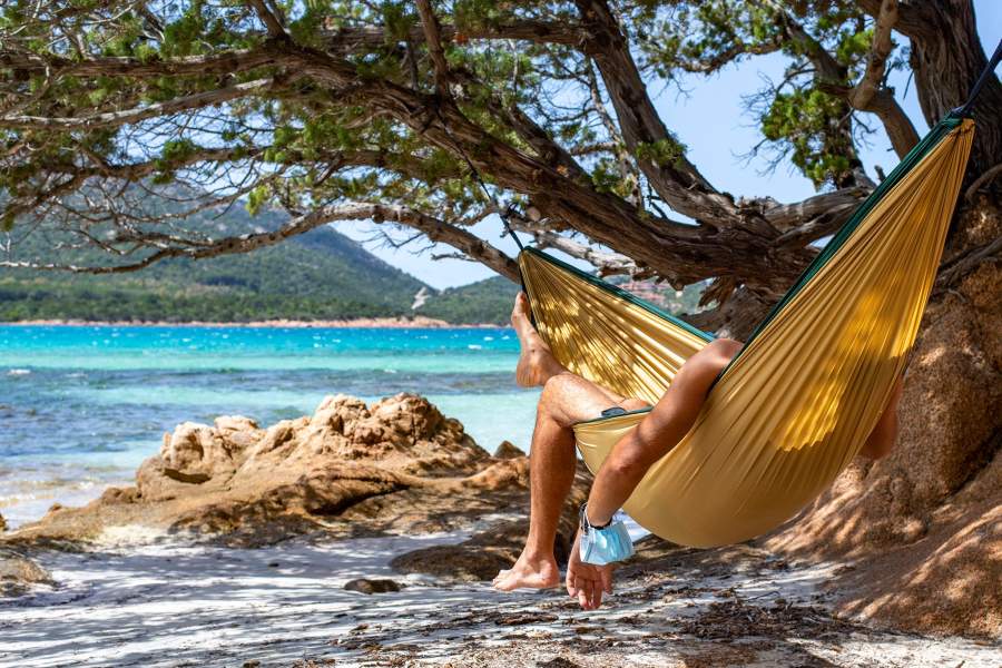 Смягчение карантинных мер в мире