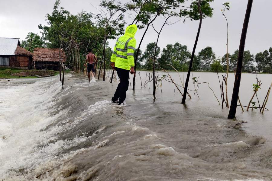 Мощный шторм обрушился на прибрежные районы Индии
