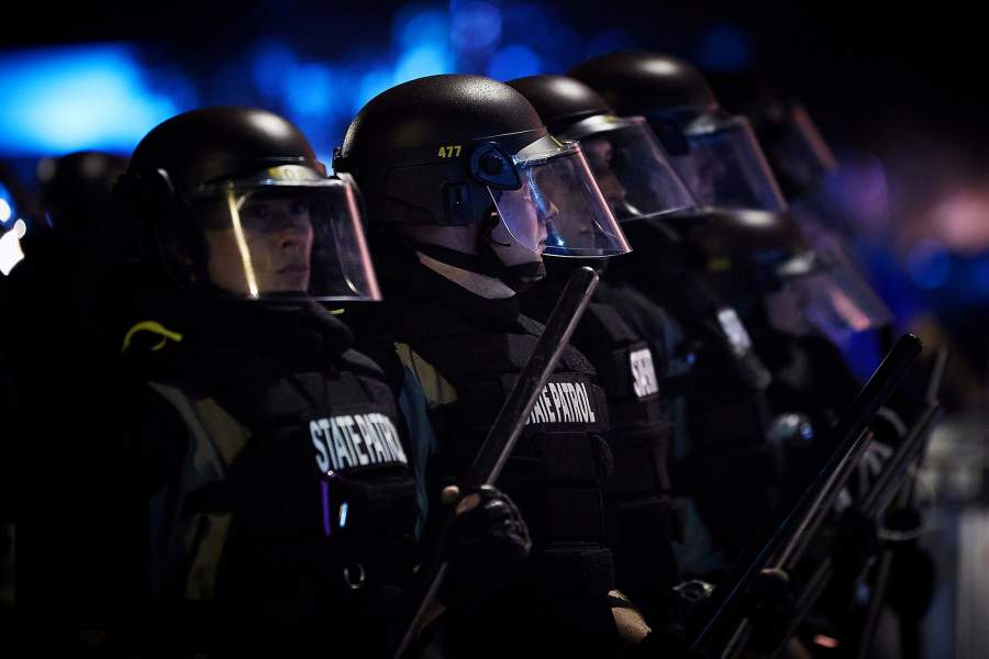 В Миннеаполисе протестующие сожгли полицейский участок