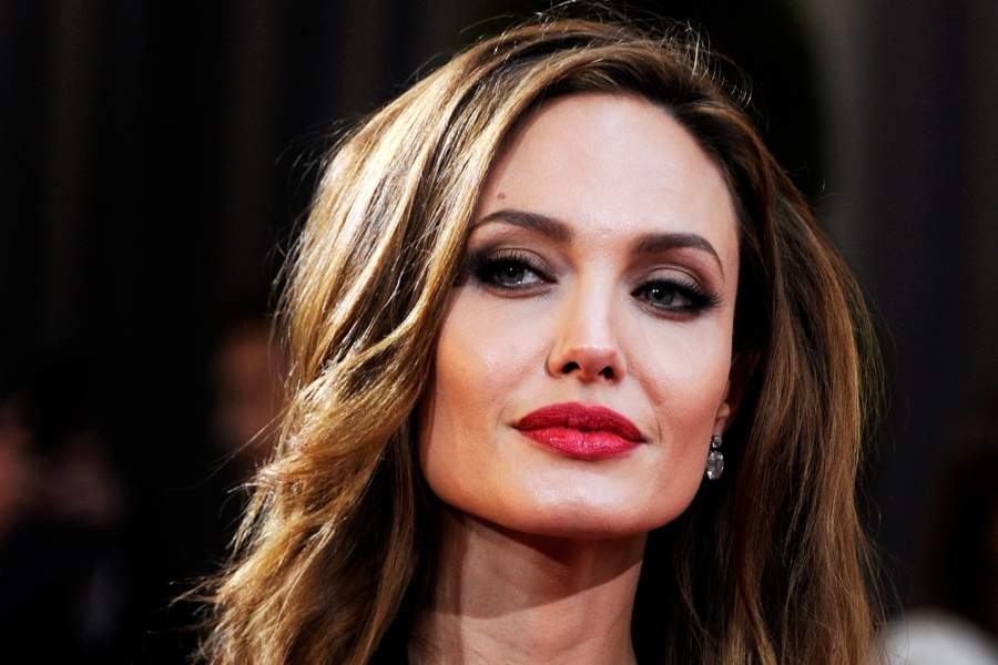 Анджелина Джоли