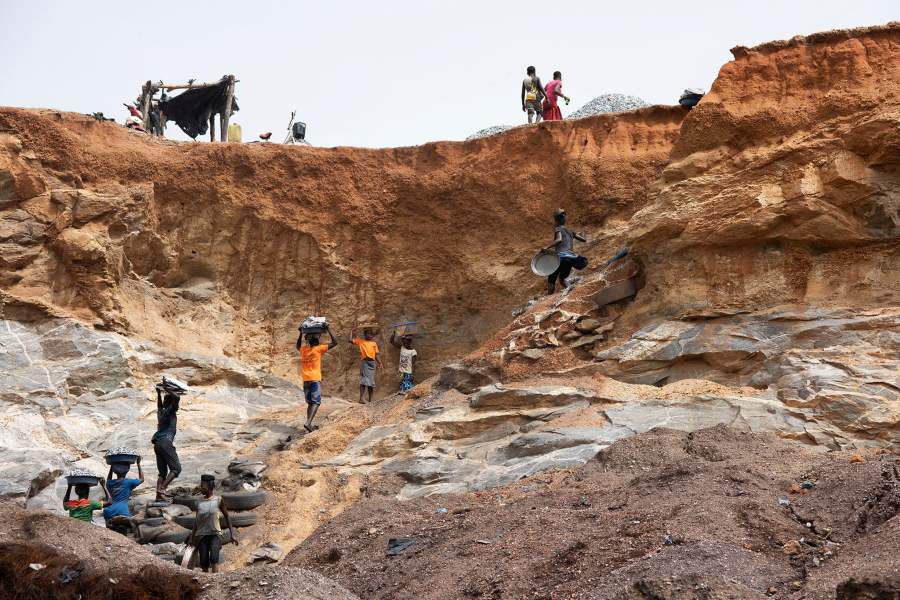 Работа на гранитном карьере