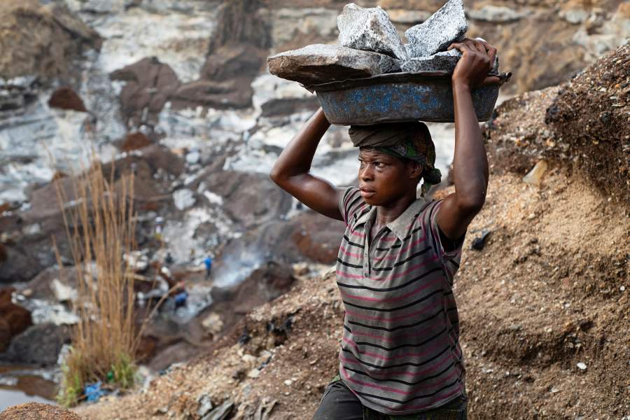 Работа на гранитном карьере