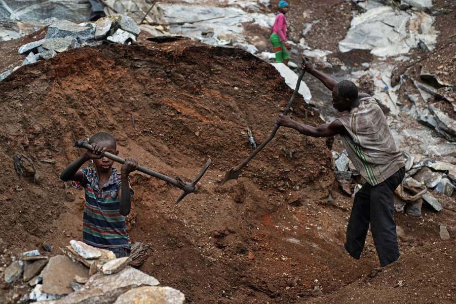 Работа на гранитном карьере