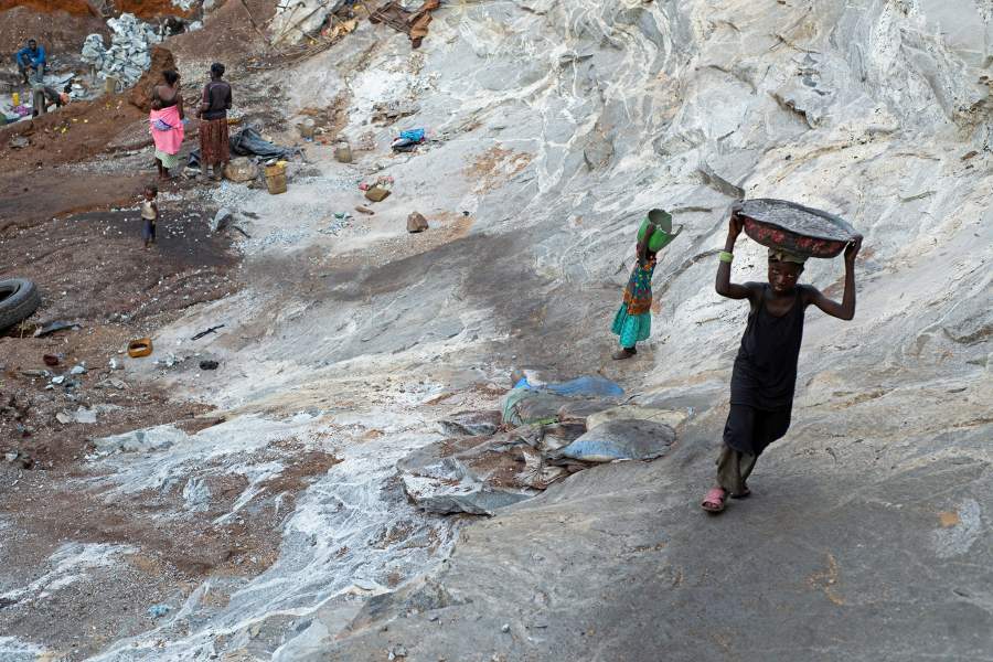 Работа на гранитном карьере