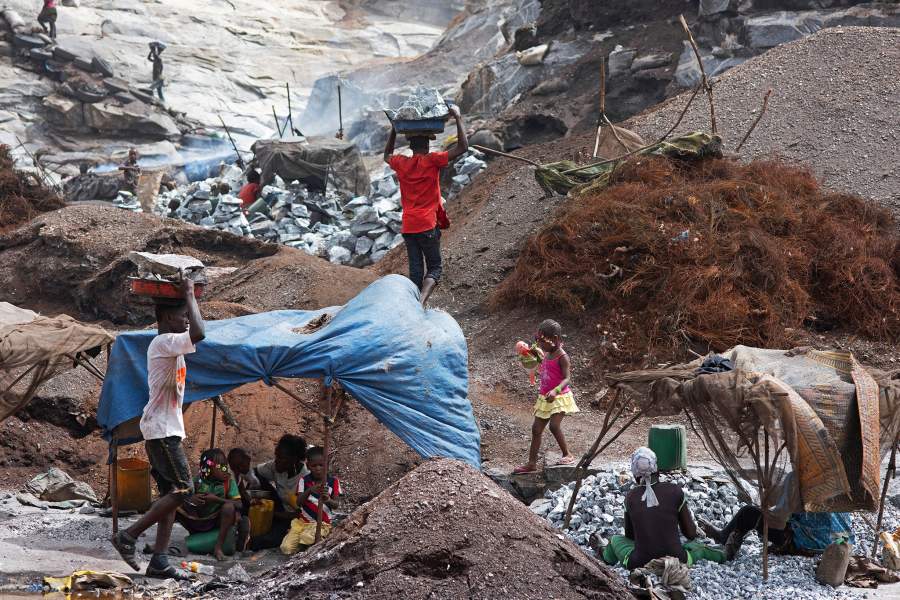 Работа на гранитном карьере