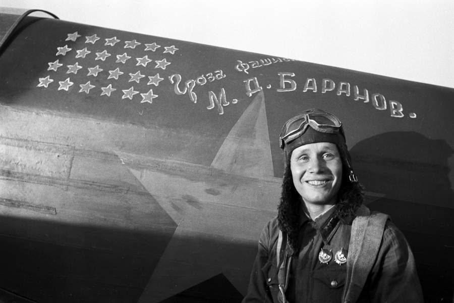 Файл:Баранов позирует.jpg - War Thunder Wiki