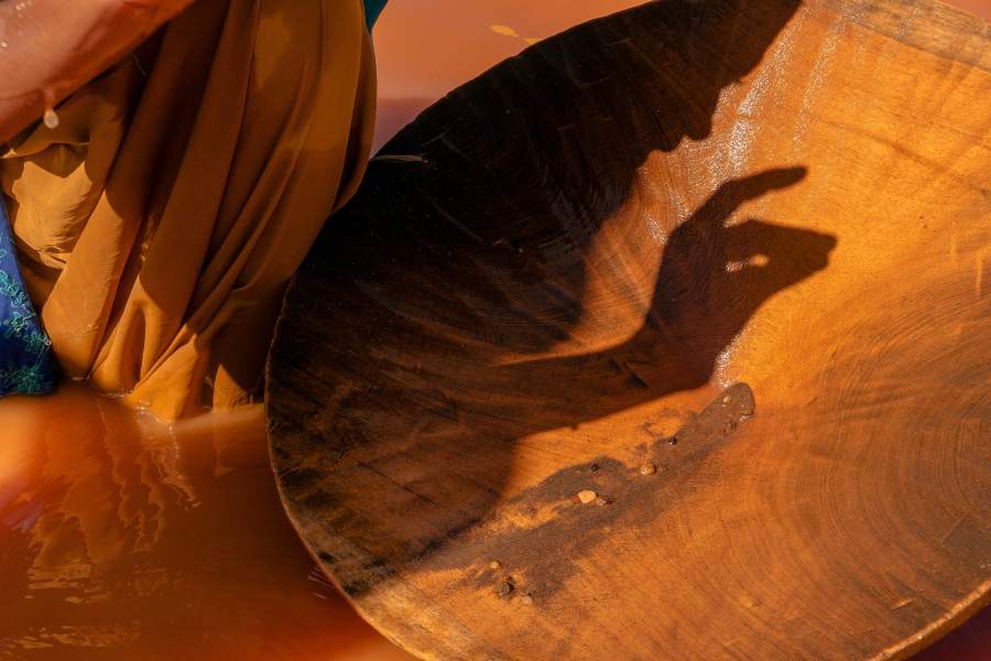 Добыча сапфиров в Африке