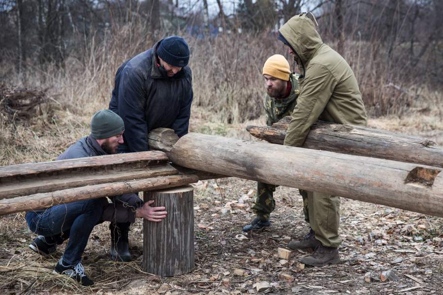В селе Воздвиженское, реставраторы деревянного зодчества создали уникальное место – музей живой северной архаики и центр ремесел «Новое старое»