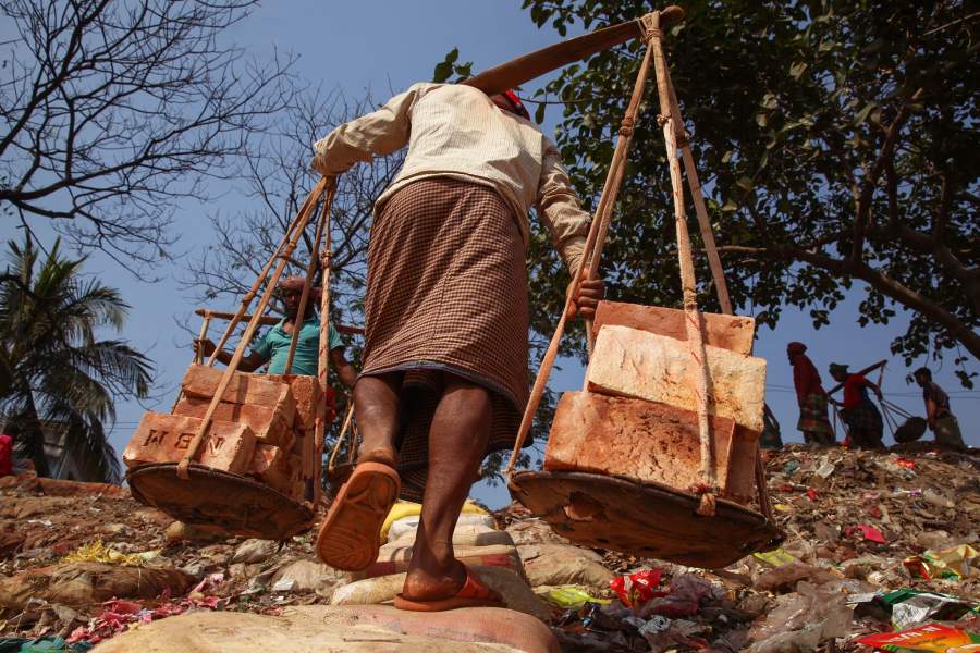 Производство кирпичей (Бангладеш)