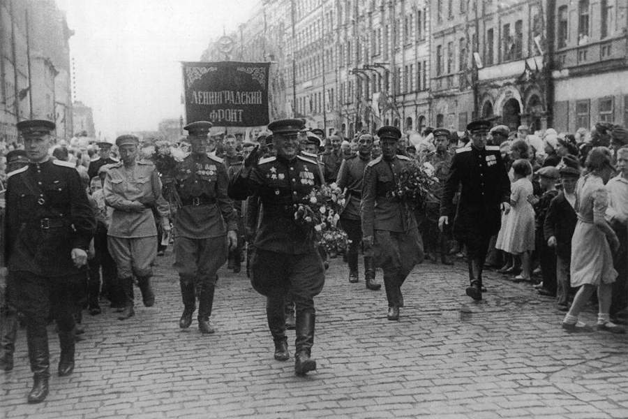 Парад Победы в Ленинграде 8 июля 1945 года