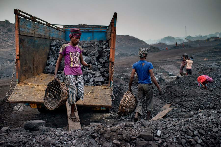 Добыча угля в поселке Джария (Индия)