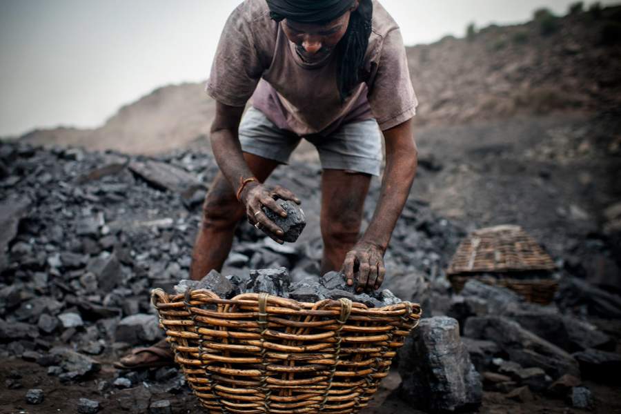 Добыча угля в поселке Джария (Индия)