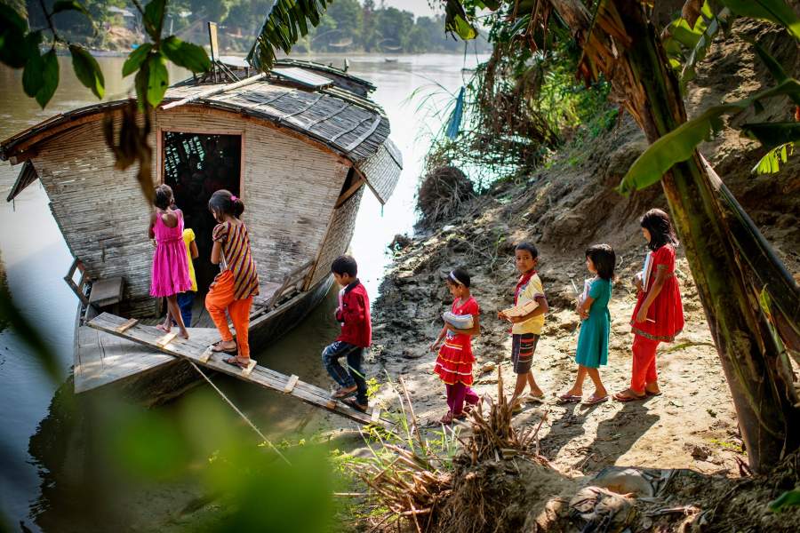 Плавучие школы в Бангладеш