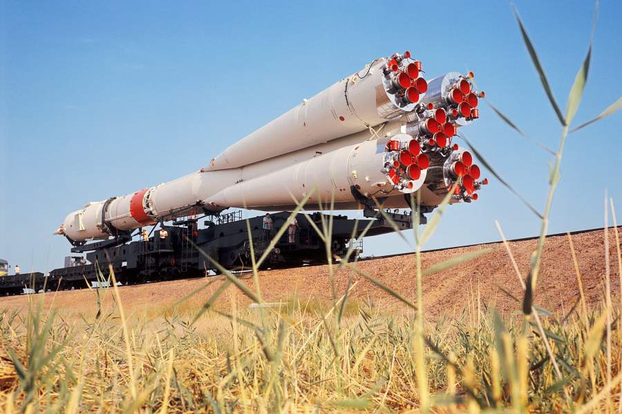 15 июля 1975 года запуском кораблей «Союз-19» в СССР и «Аполлон» в США начался первый в истории человечества совместный космический полет представителей разных стран