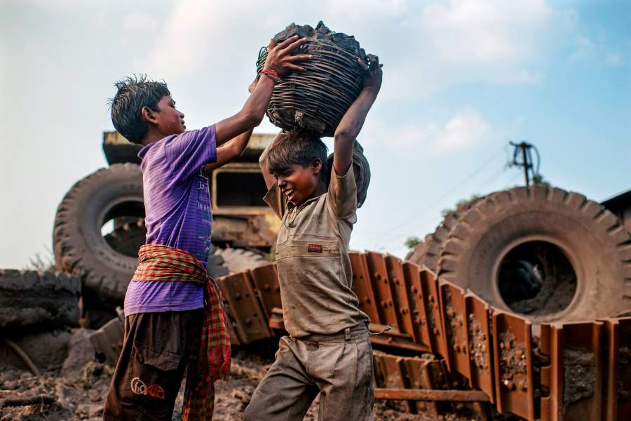 Добыча угля в поселке Джария (Индия)