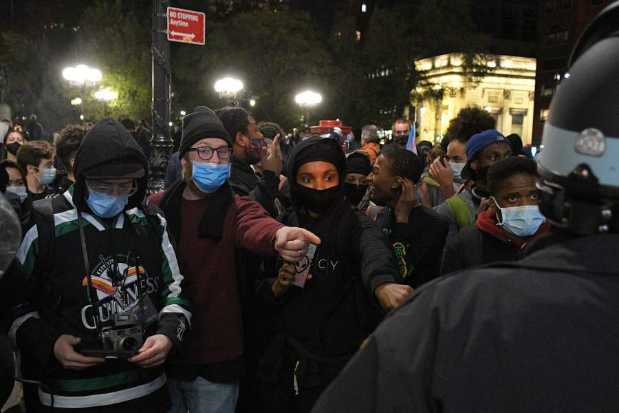 Участники акции протеста