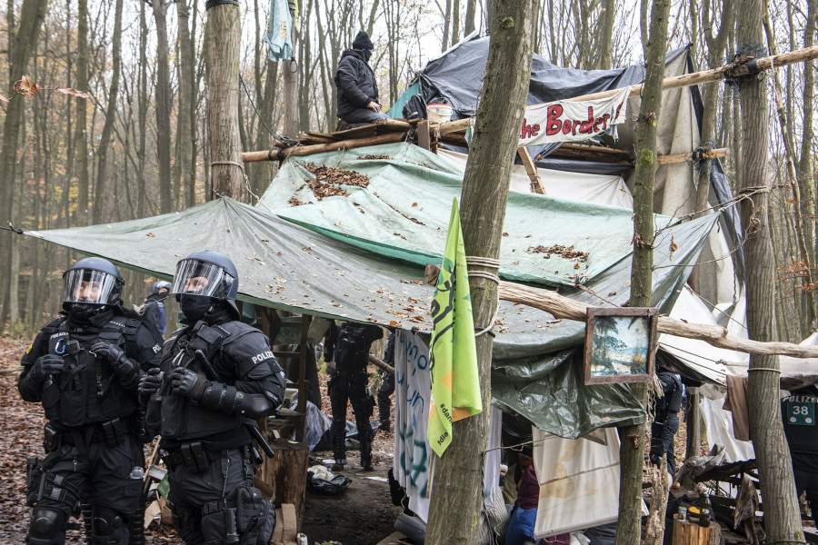 Полицейские